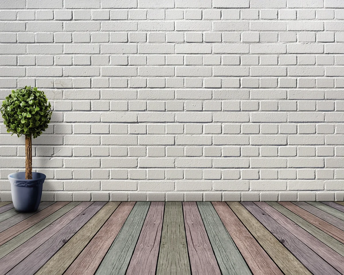Palettes en bois : le matériau roi (mais galère à travailler)